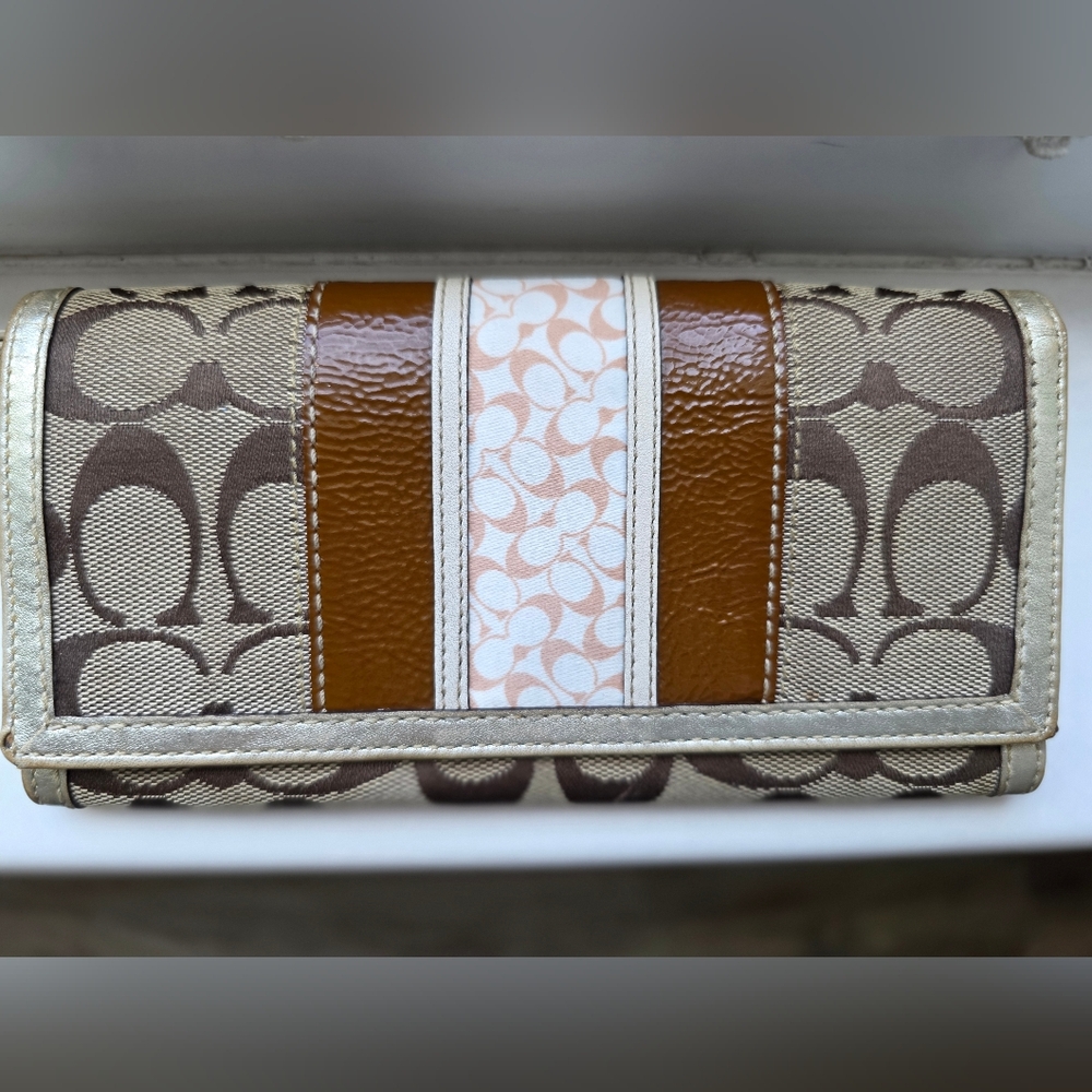 Coach Signature Canvas Wallet With Leather Metallic Stripe - Picture 9 of 10